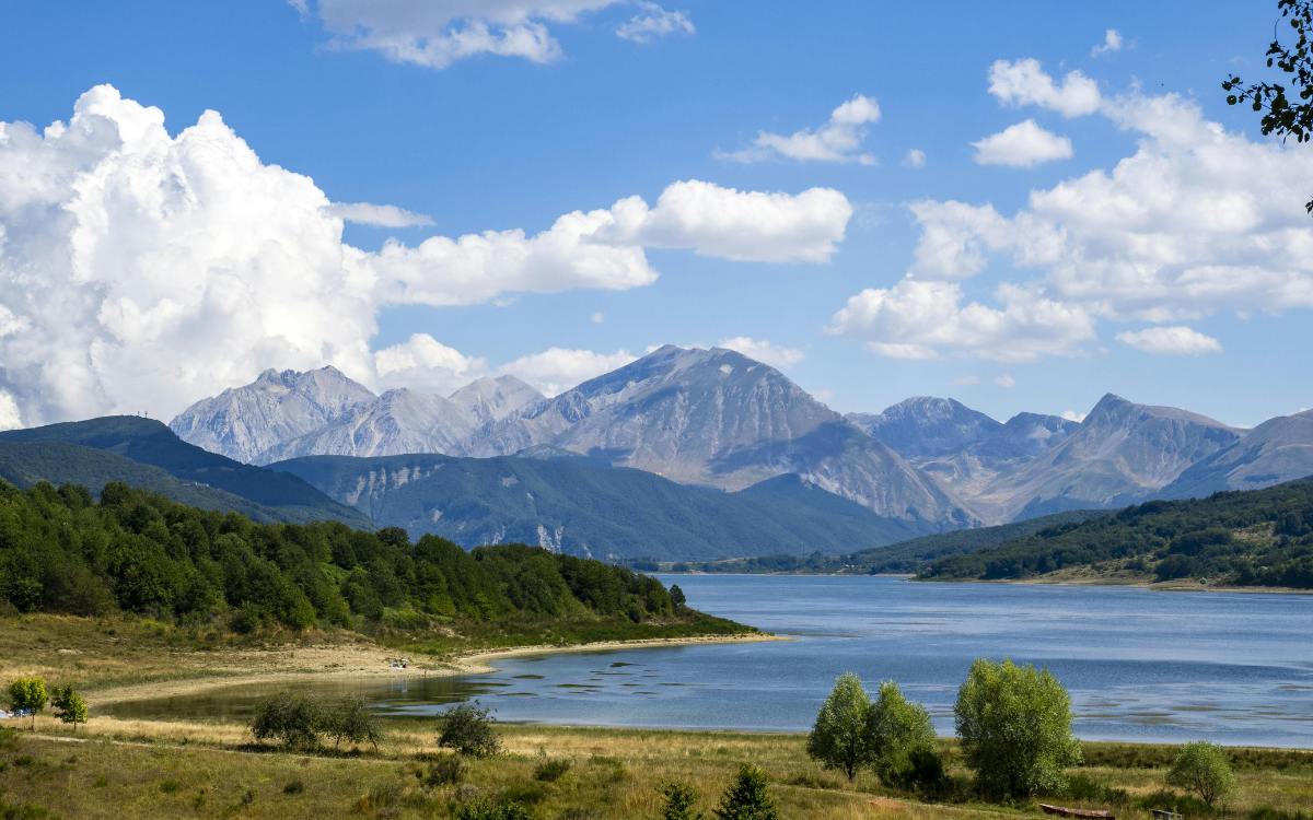 Homes Near Trails, Rivers, or Lakes in Butte, MT: How Lifestyle Impacts Property Value